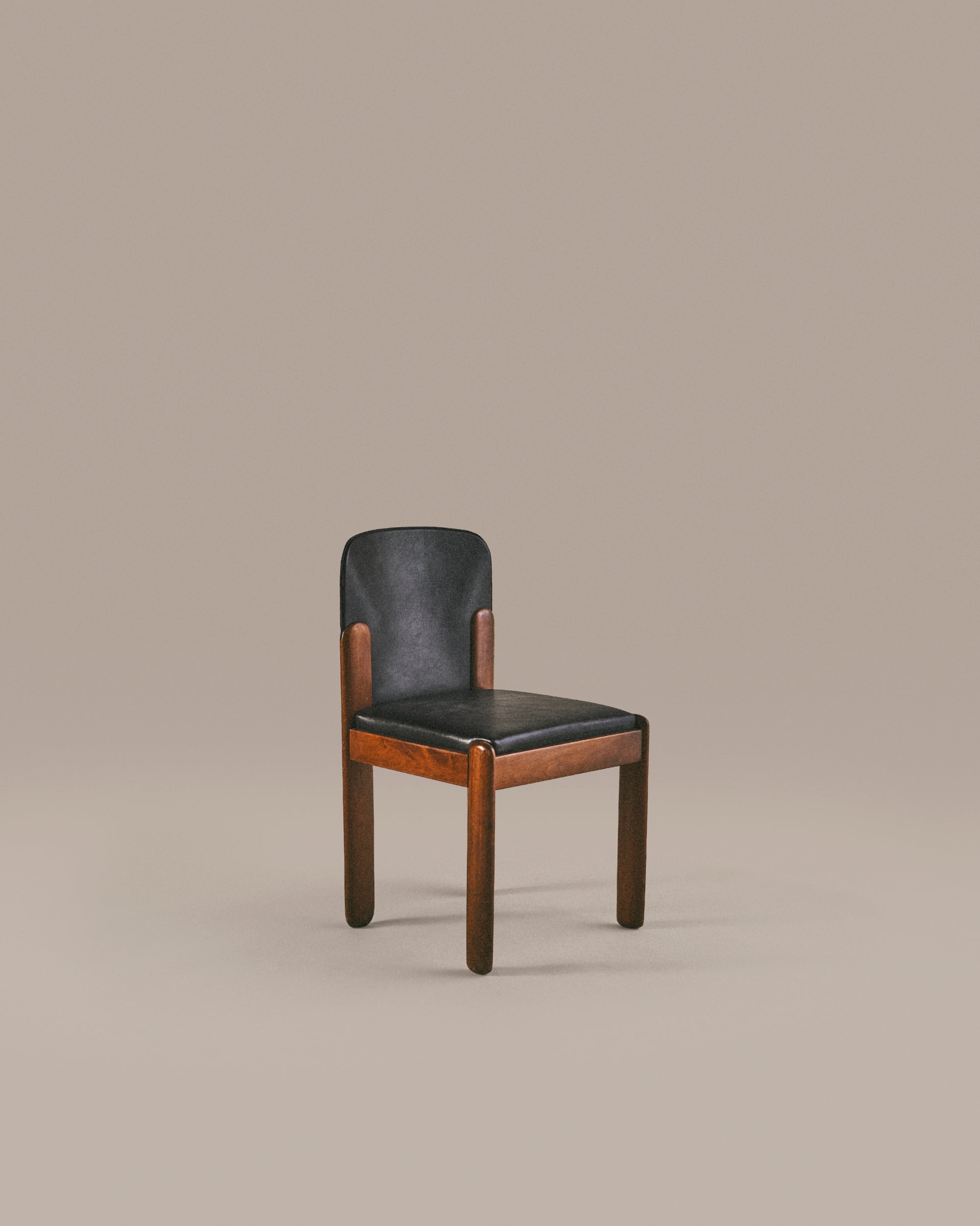Mod. 330 Chairs