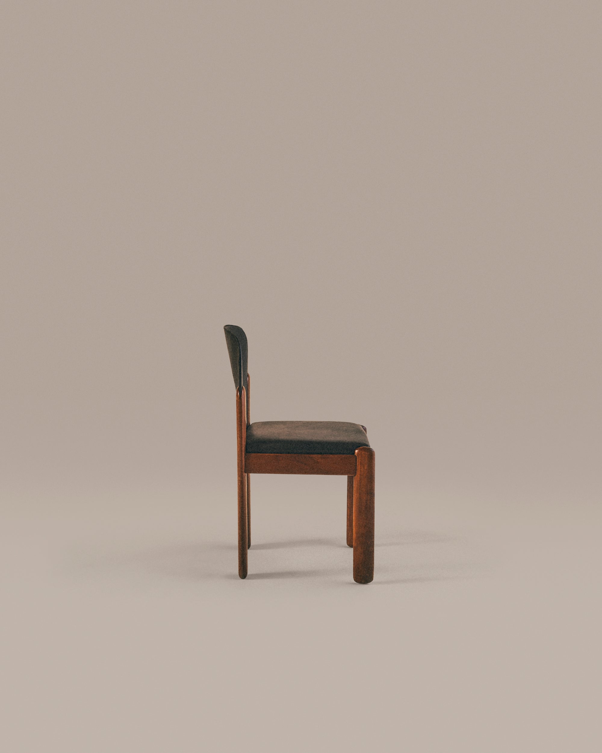 Mod. 330 Chairs