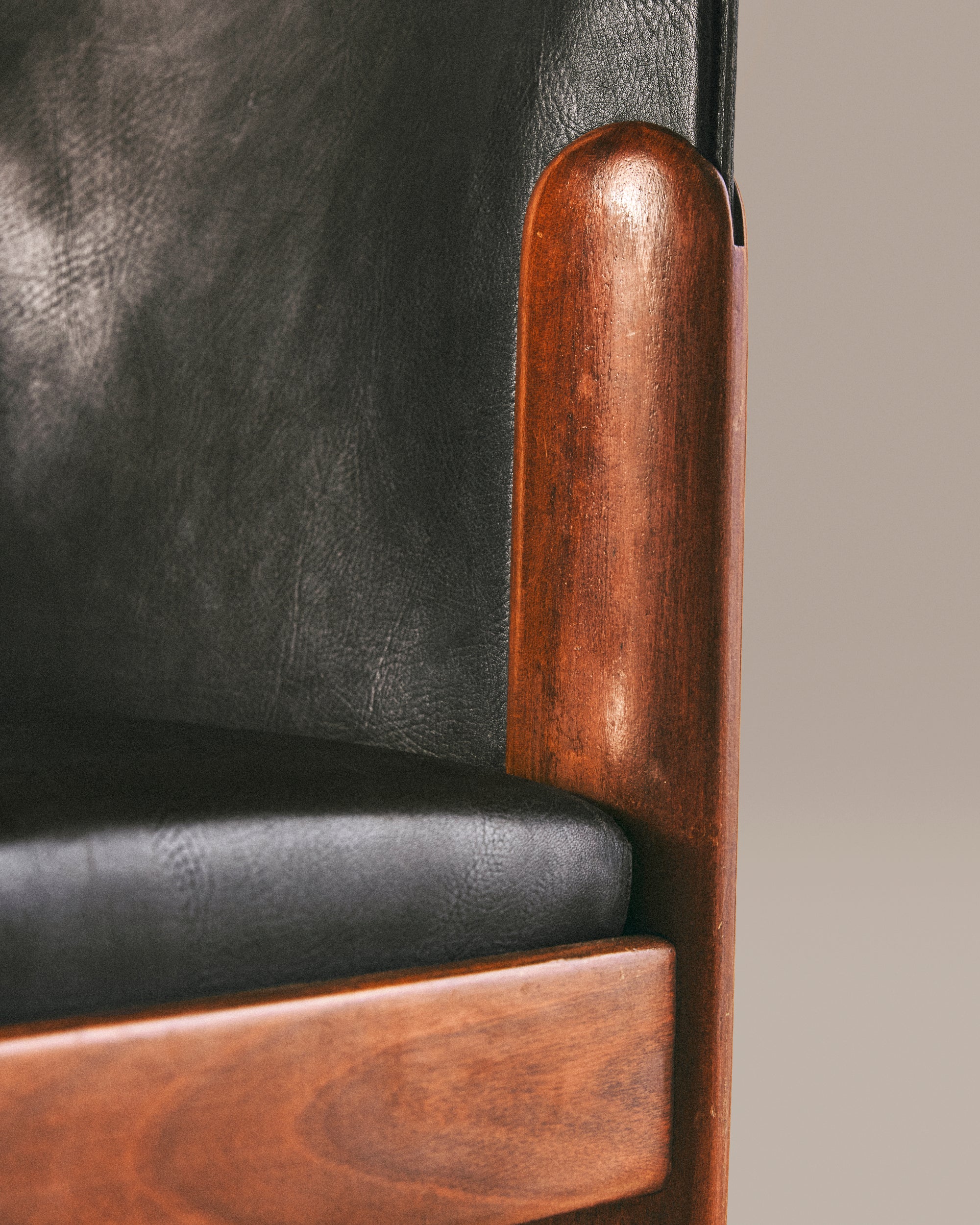 Mod. 330 Chairs