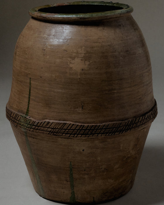 Ribbed Terracotta Pot I