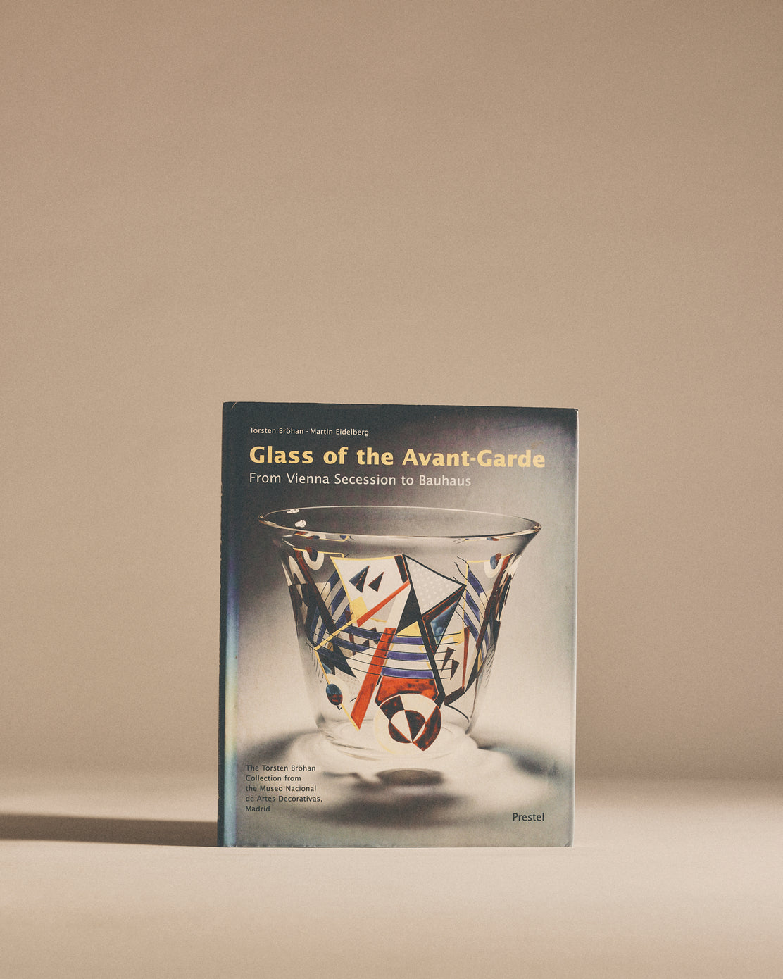 Glass Of The Avant-Garde: From Vienna Succession To Bauhaus