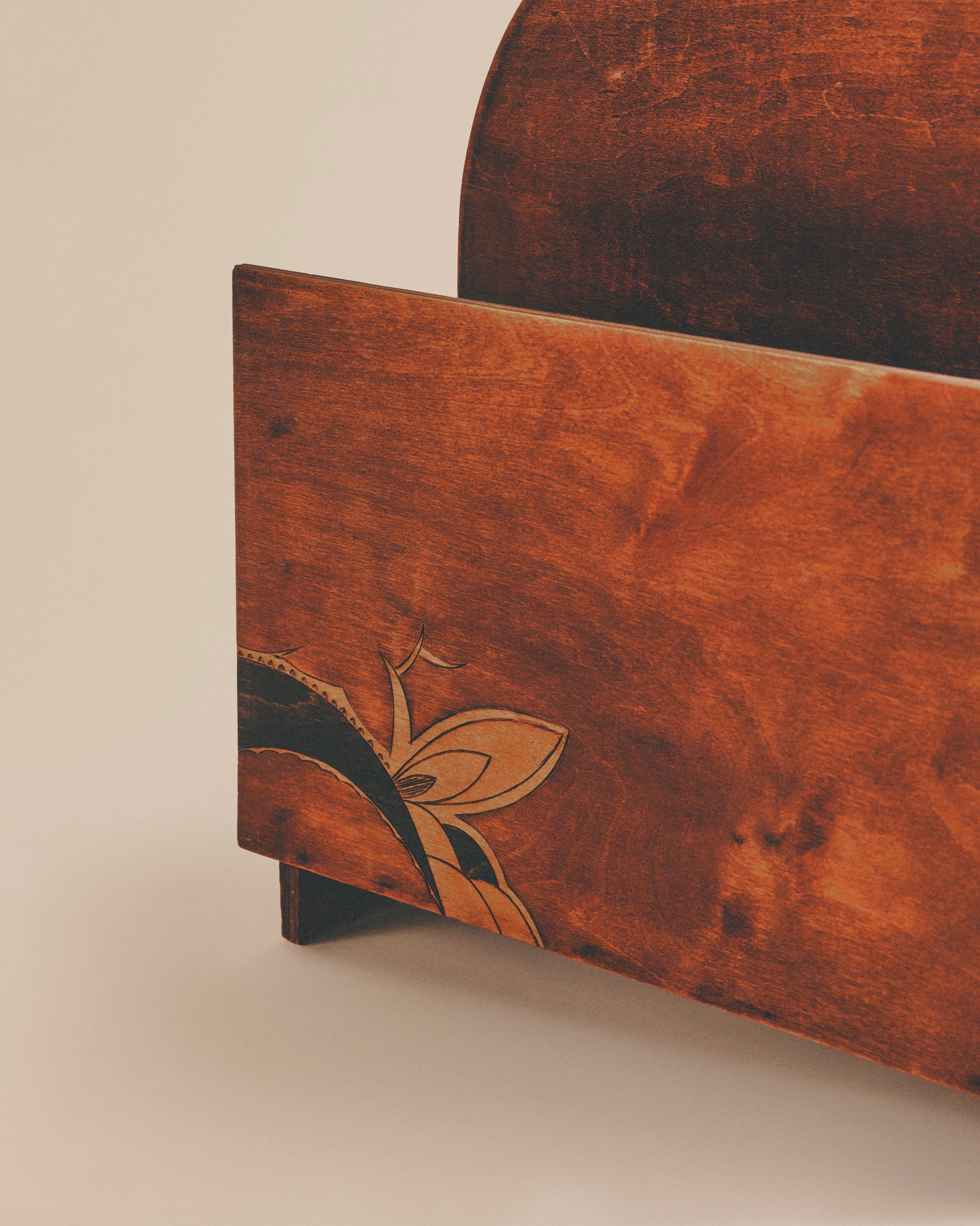 Fehn Magazine Rack