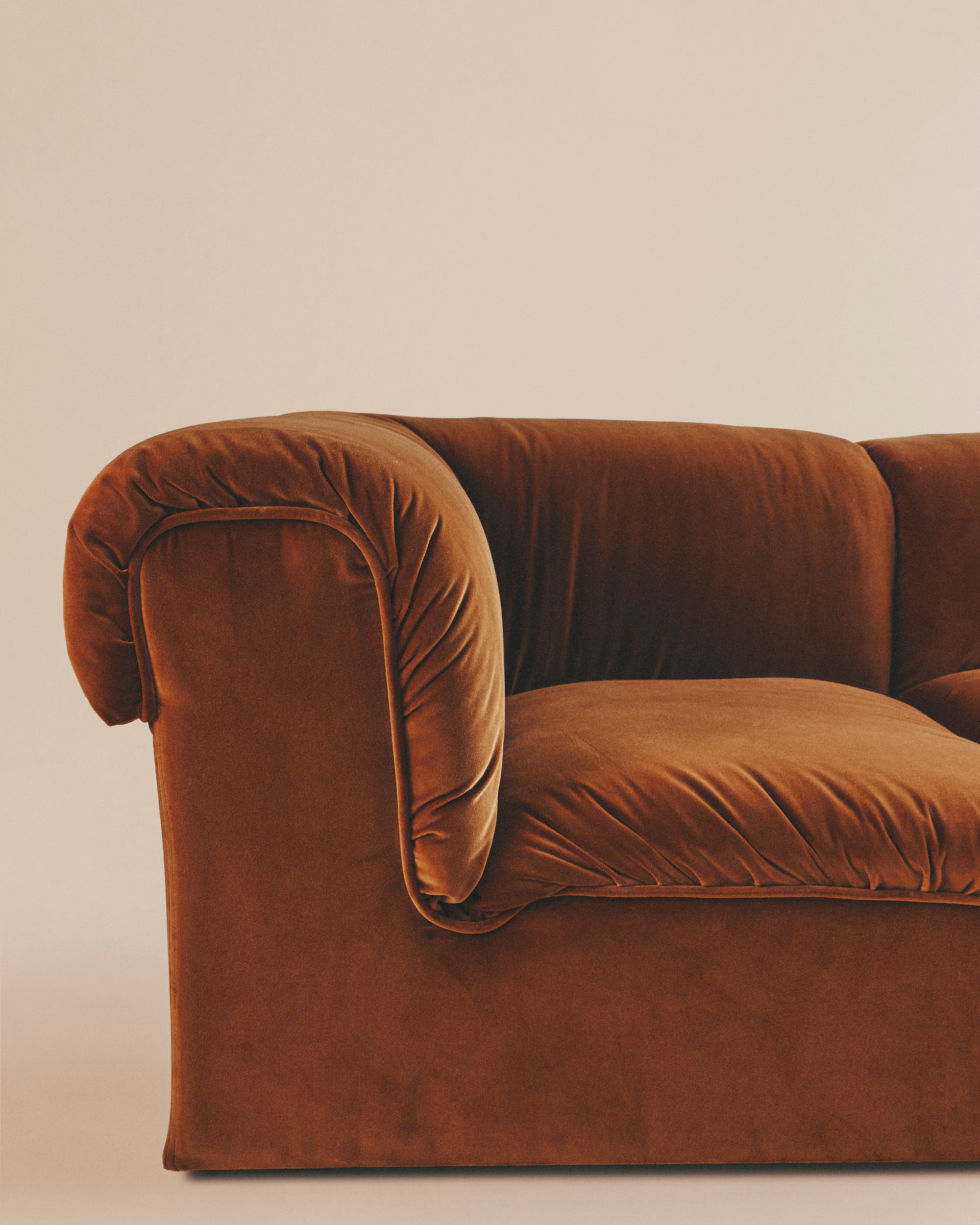 Lara Sectional