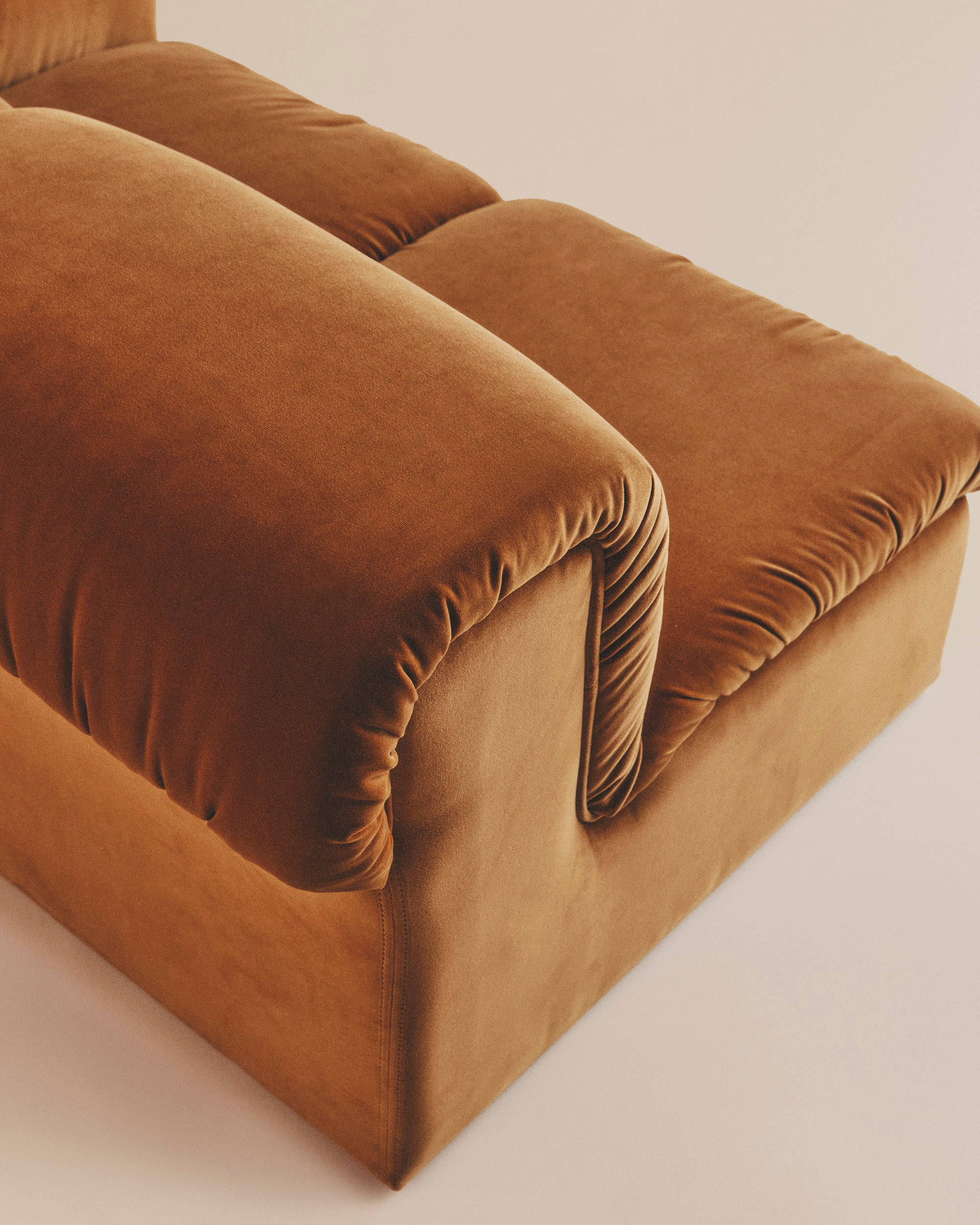 Lara Sectional