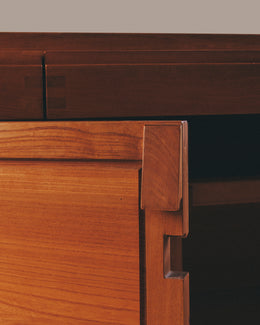 R08 Sideboard