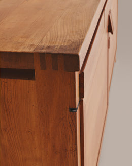 R08 Sideboard