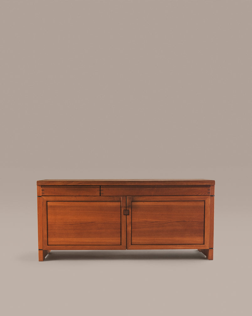 R08 Sideboard