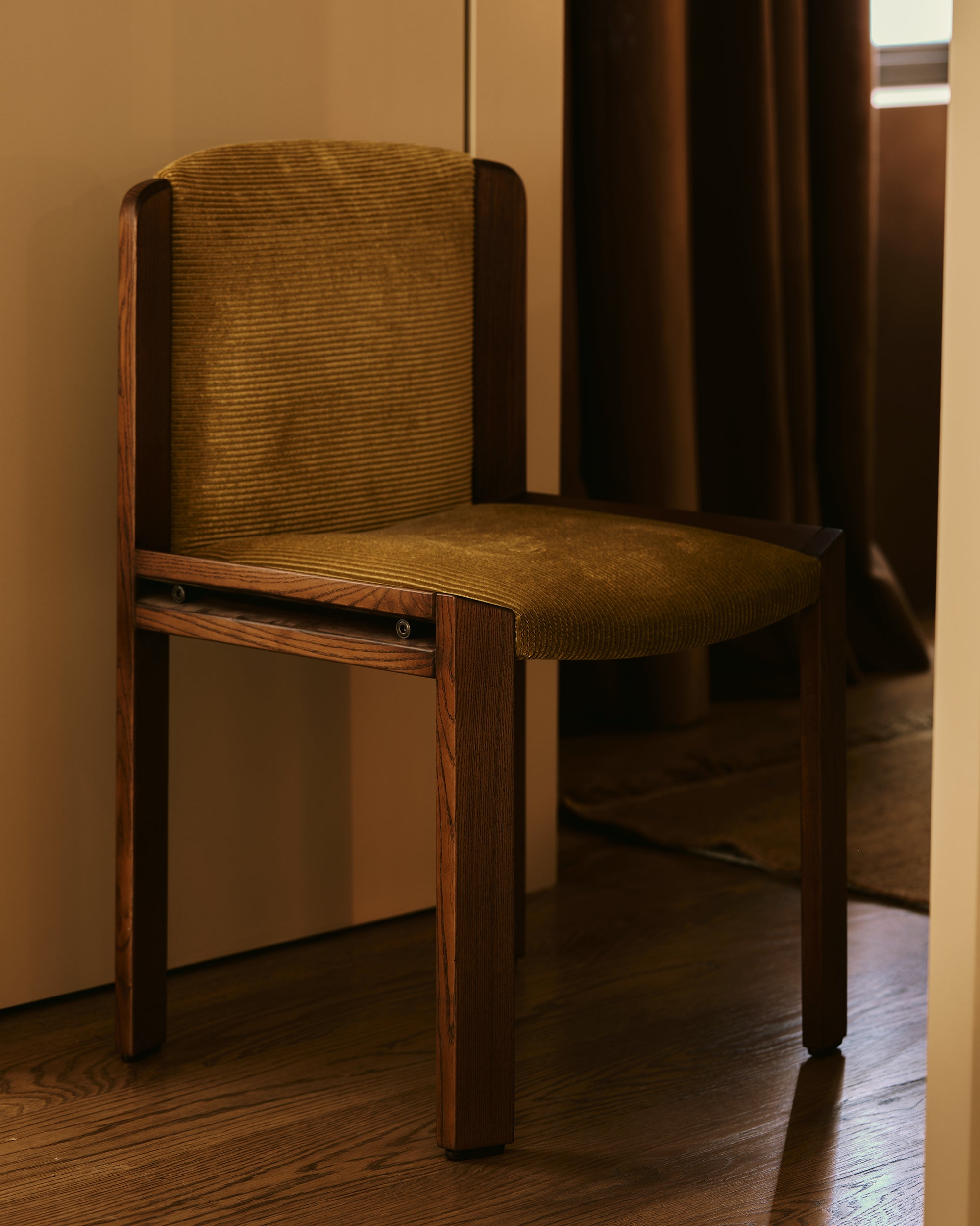 Quarters | Model 300 Chairs, Joe Colombo (Set of 6)