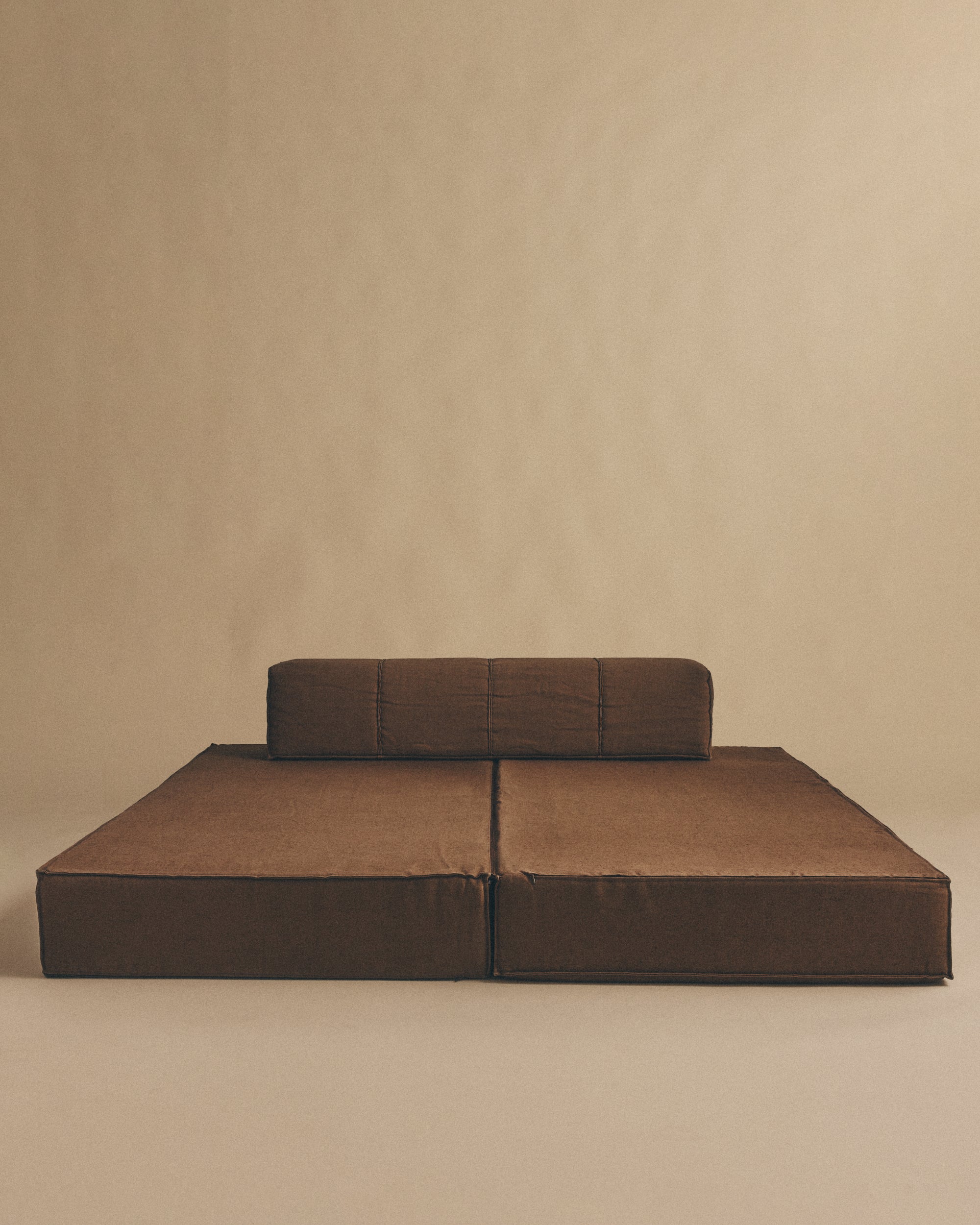 Mecum Tecum Sofa