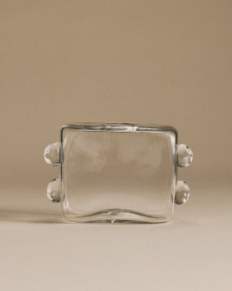 La Pierre Vase